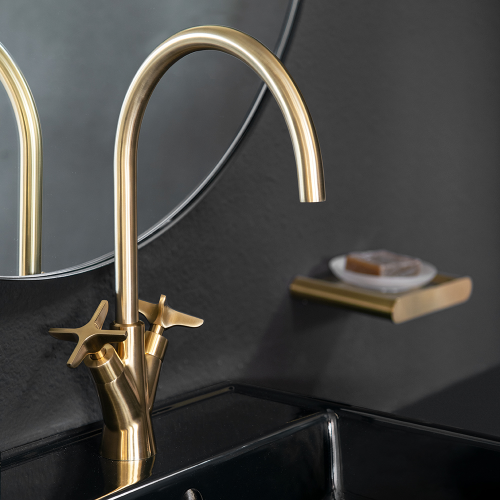 Смеситель для раковины ADAGIO 910101OC золото